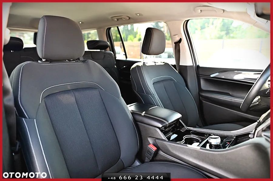 Jeep Grand Cherokee - 16