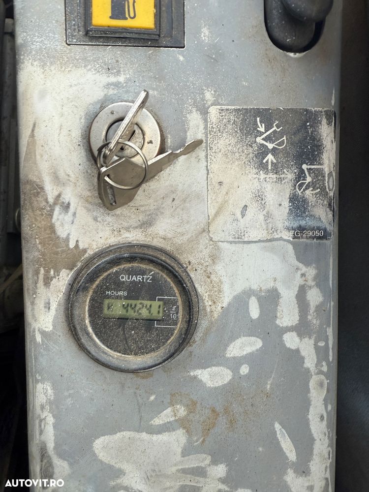 Hyundai Robex R60-5 - 4