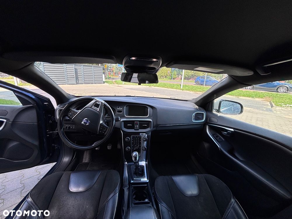 Volvo V40 D2 R Design - 9
