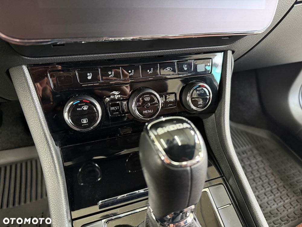 Skoda Superb 2.0 TDI SCR L&K DSG - 6