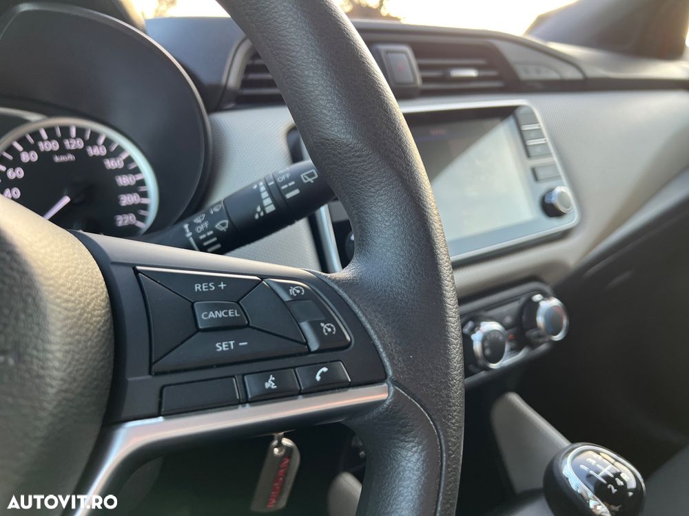 Nissan Micra 1.0L Visia - 21