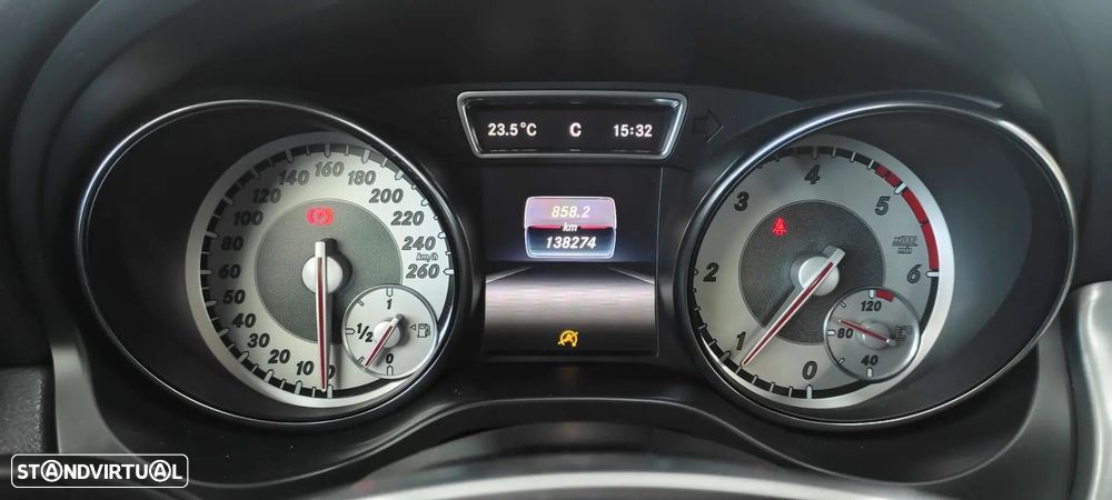 Mercedes-Benz CLA 180 d Shooting Brake AMG Line - 38