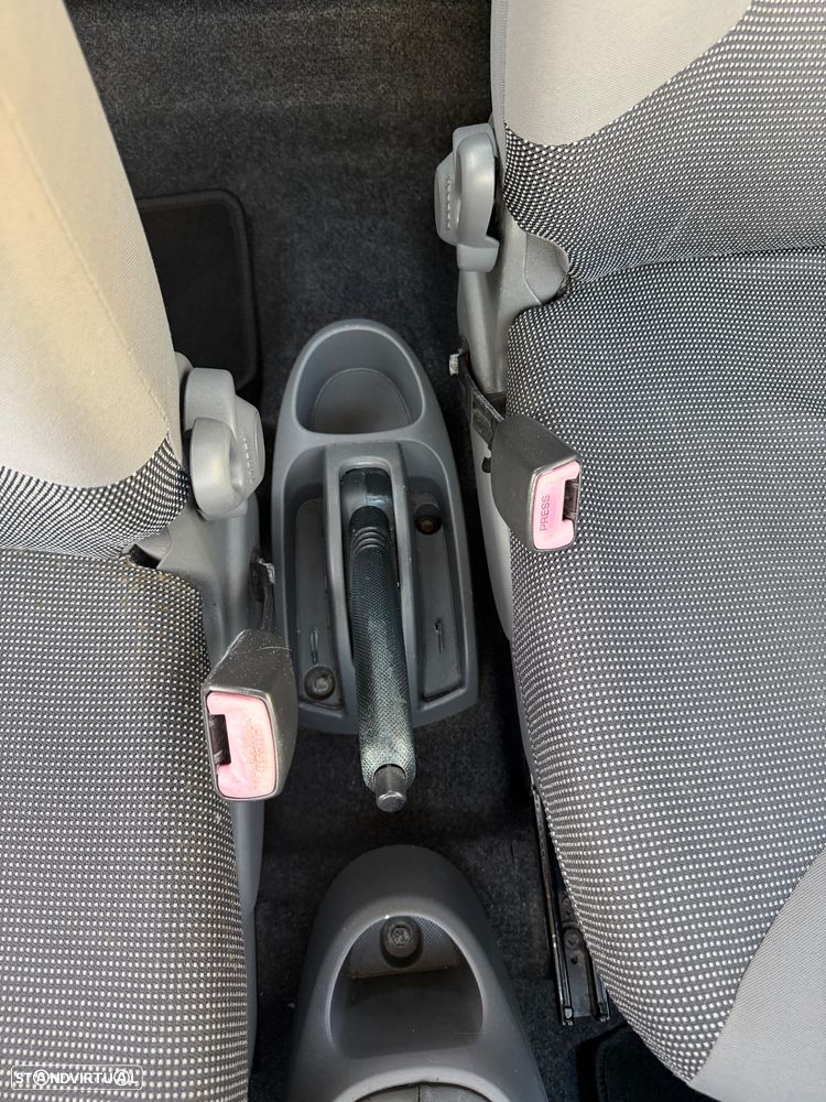 Peugeot 107 1.0 Trendy - 23