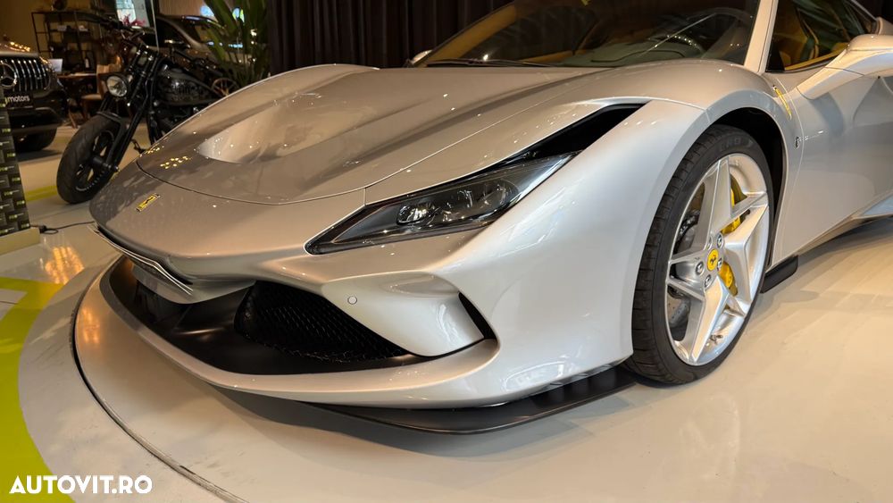 Ferrari F8 - 15