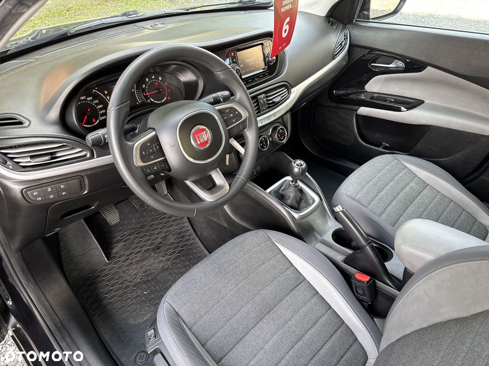 Fiat Tipo 1.4 16V Lounge EU6d - 12