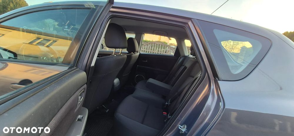 Mazda 3 1.6 Active + - 14