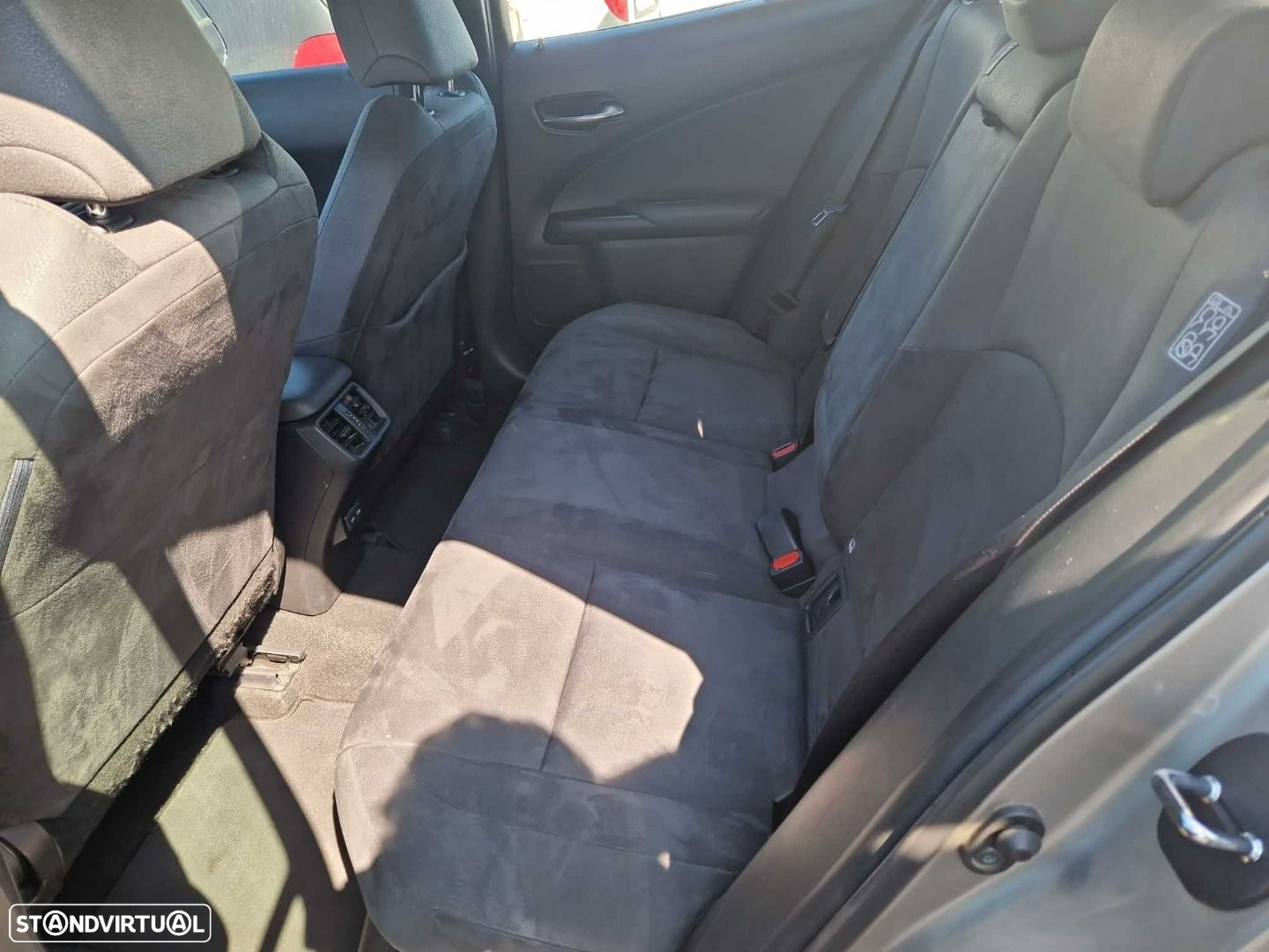 Lexus ux-250h Premium - 5