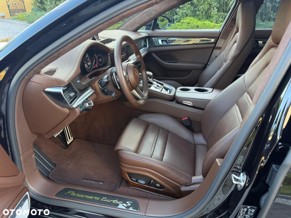 Porsche Panamera - 16