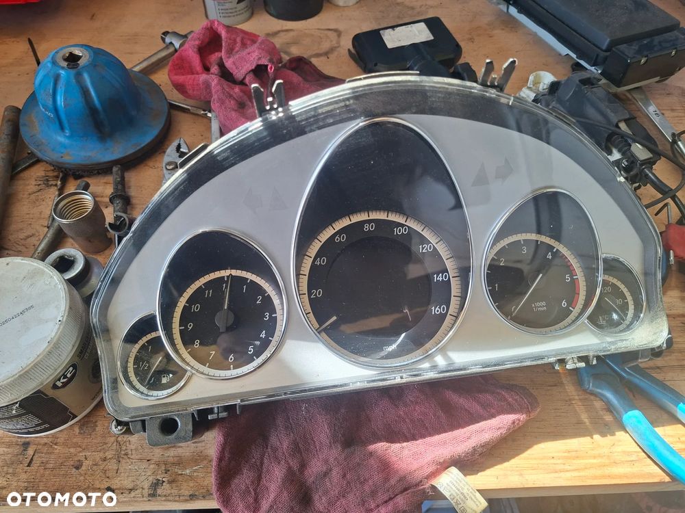 MERCEDES E KLASA W212 W207 2.2 CDI LICZNIK ZEGARY A2129001814 - 1