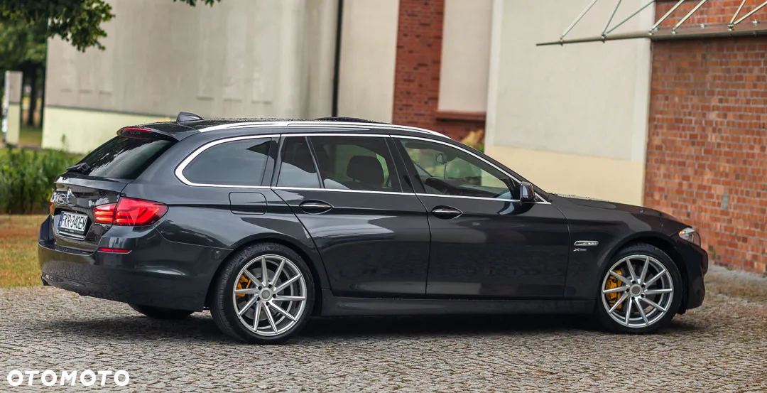 BMW Seria 5 530d xDrive - 11