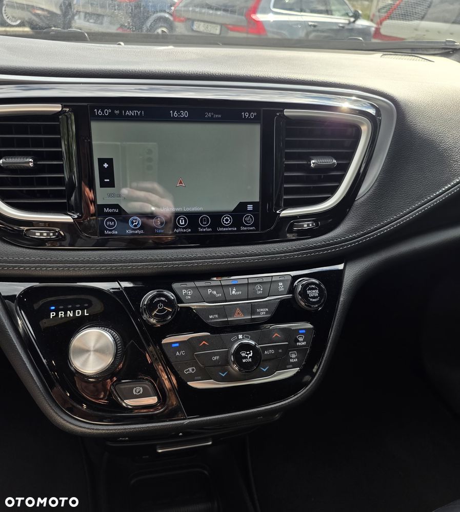 Chrysler Pacifica - 21