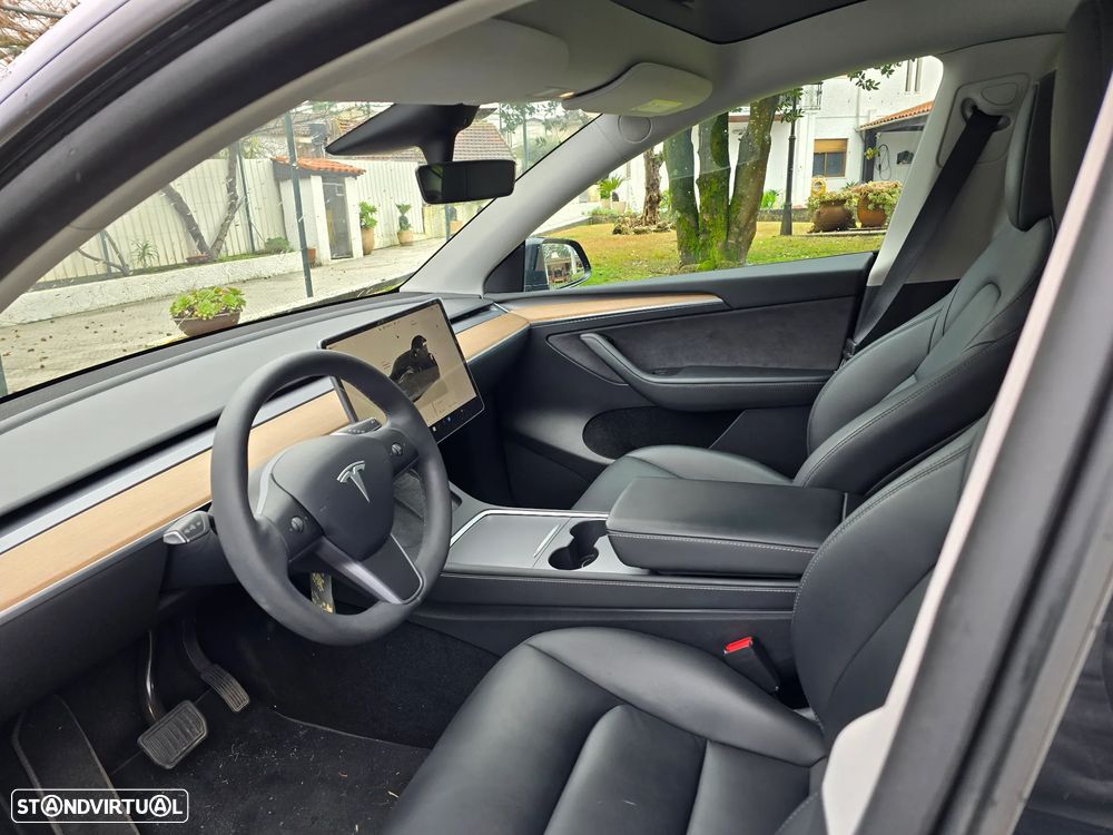 Tesla Model Y Long Range Dual Motor AWD - 7