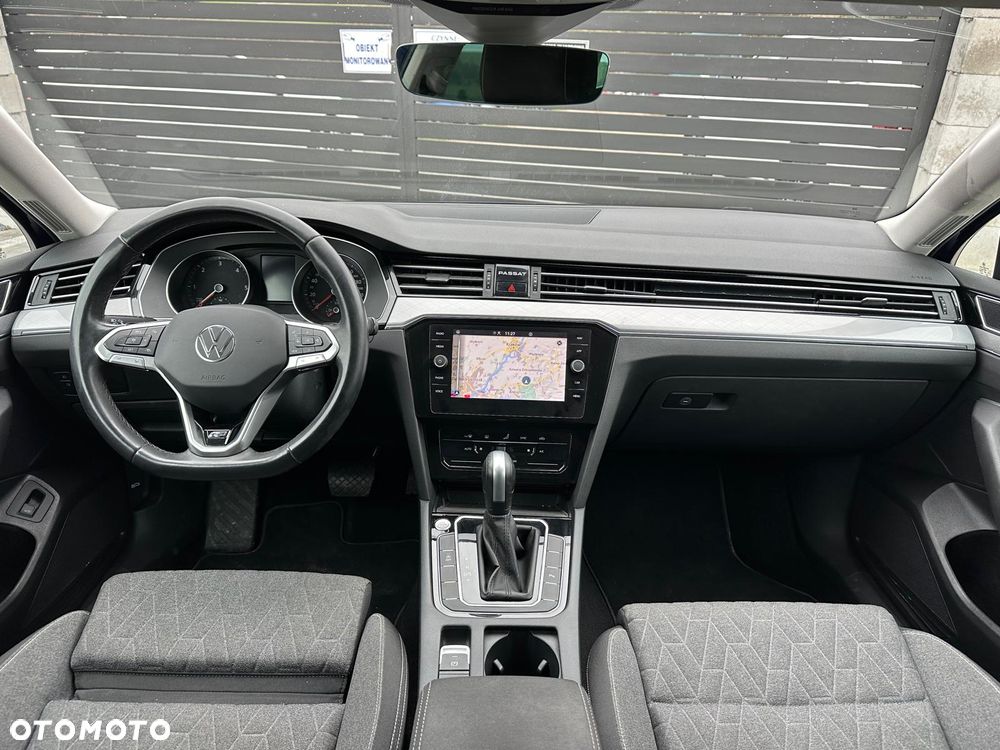 Volkswagen Passat Variant 2.0 TDI SCR DSG R-Line - 9
