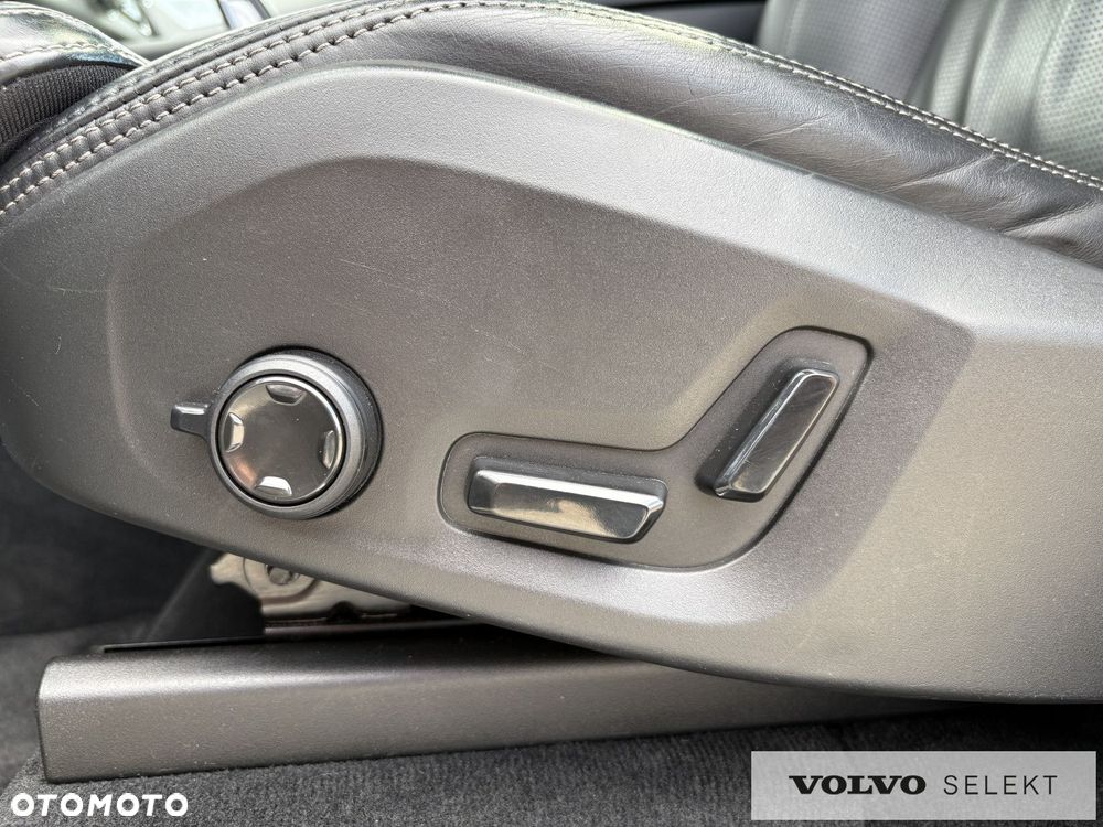 Volvo XC 90 - 23