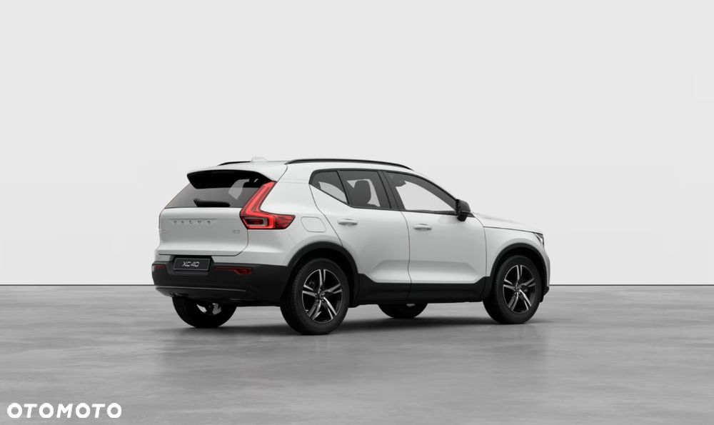 Volvo XC 40 B3 Plus Dark - 4