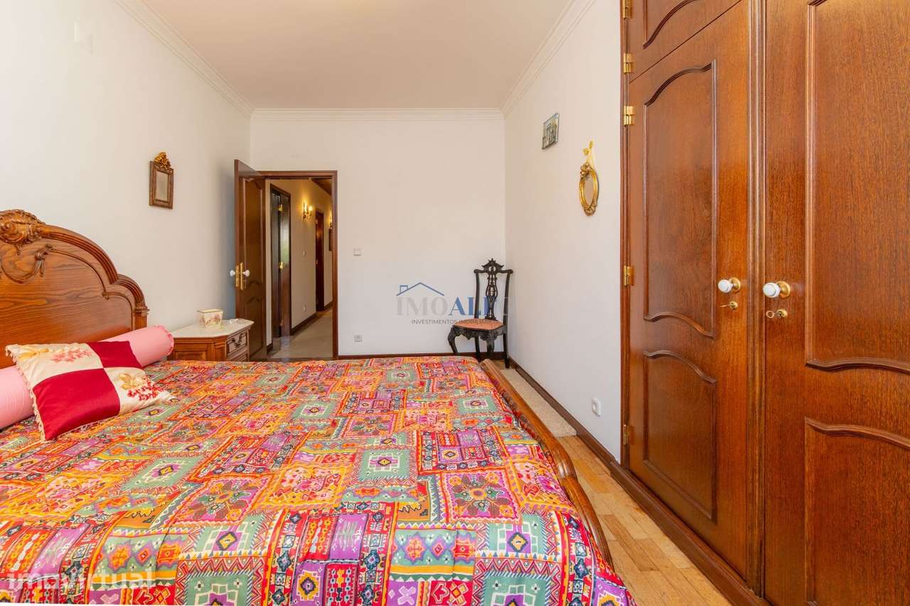 Arrendamento de um quarto em apartamento T3 em Algés junto a escolas - Grande imagem: 3/17
