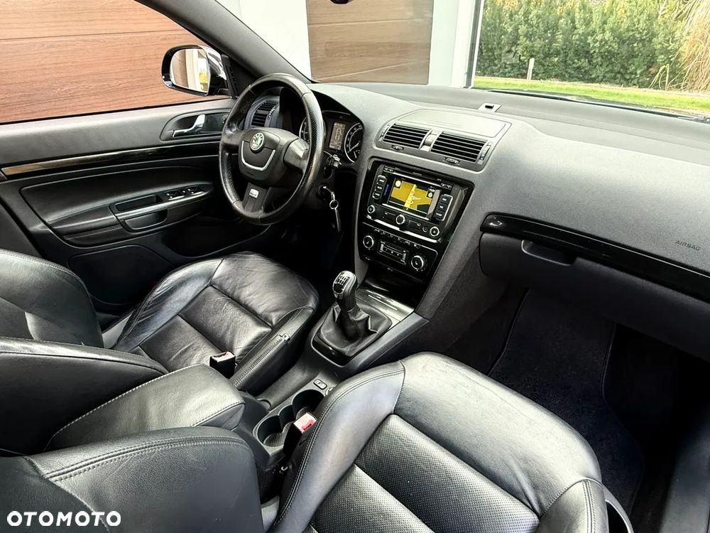 Skoda Octavia II Combi RS - 25