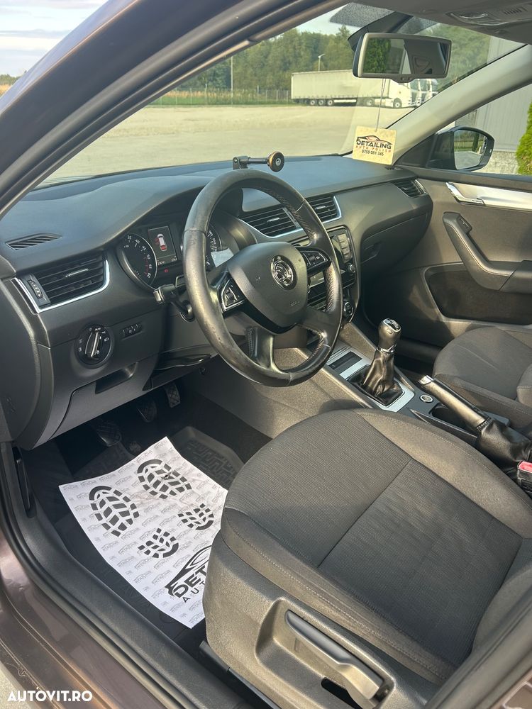 Skoda Octavia 2.0 TDI ELEGANCE - 10