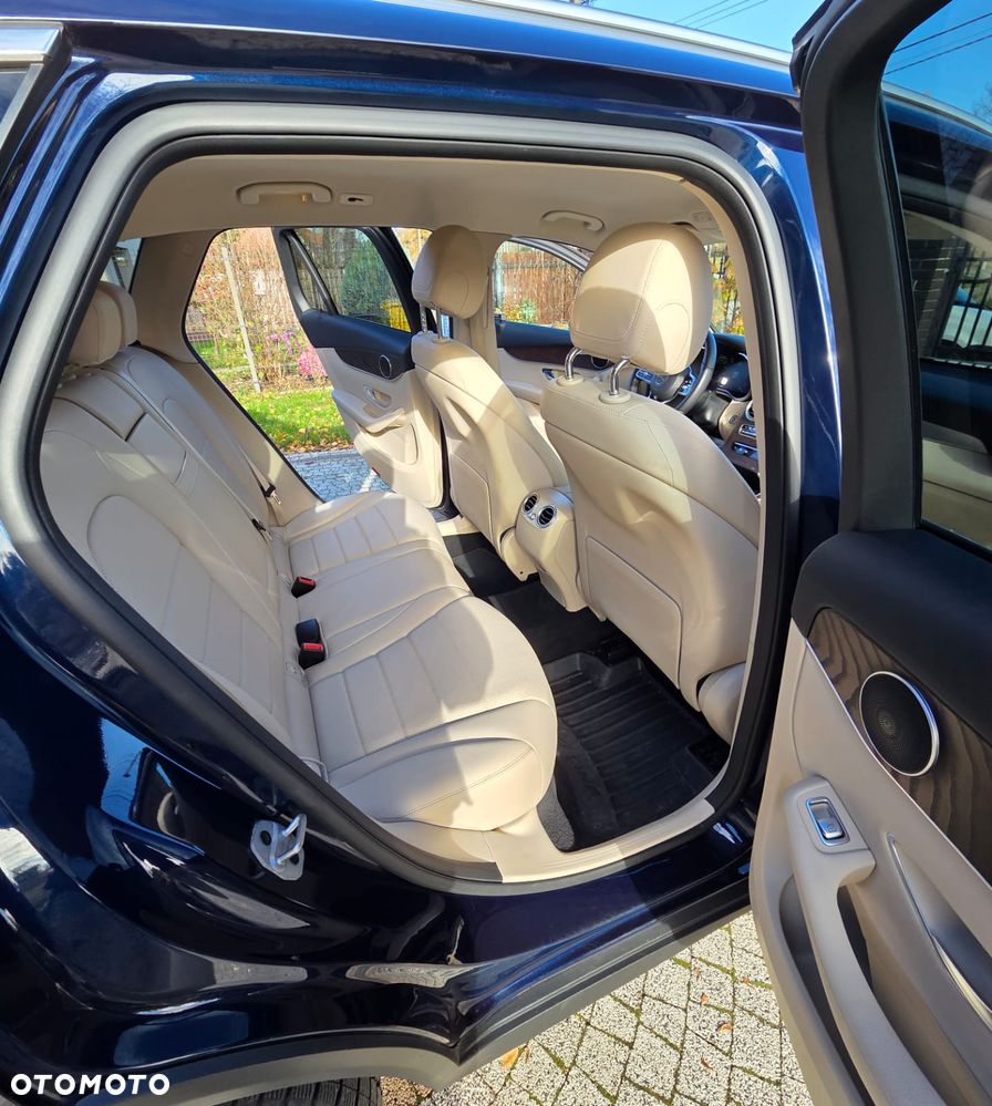 Mercedes-Benz GLC 200 d Business Edition - 28