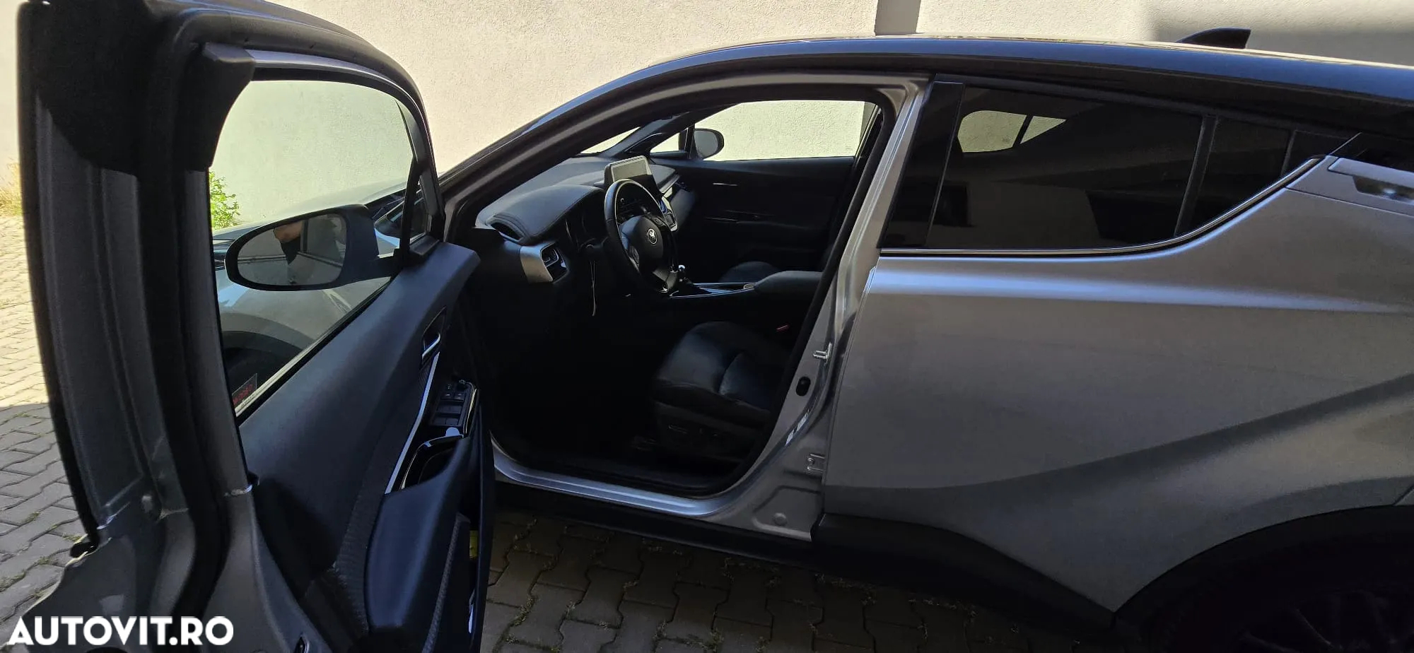 Toyota C-HR 2.0 HSD 184 CP 4x2 CVT Classy Bi-Tone - 8