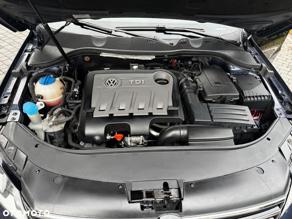 Volkswagen Passat 2.0 TDI DPF DSG Highline - 27
