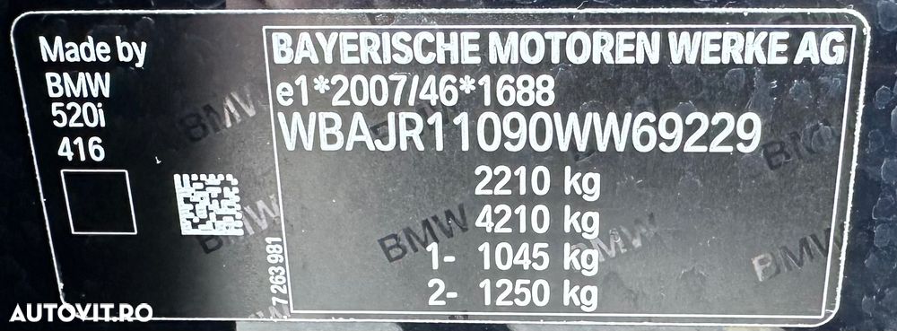 BMW Seria 5 520i Aut. M Sport Edition - 32