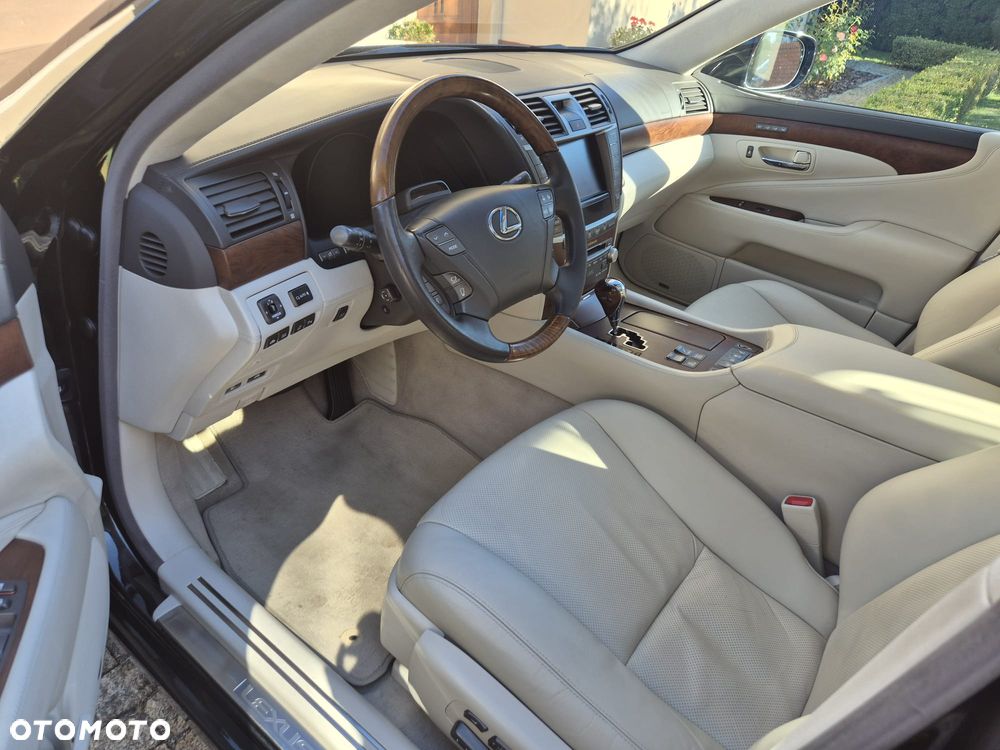 Lexus LS 600h L Superior - 1