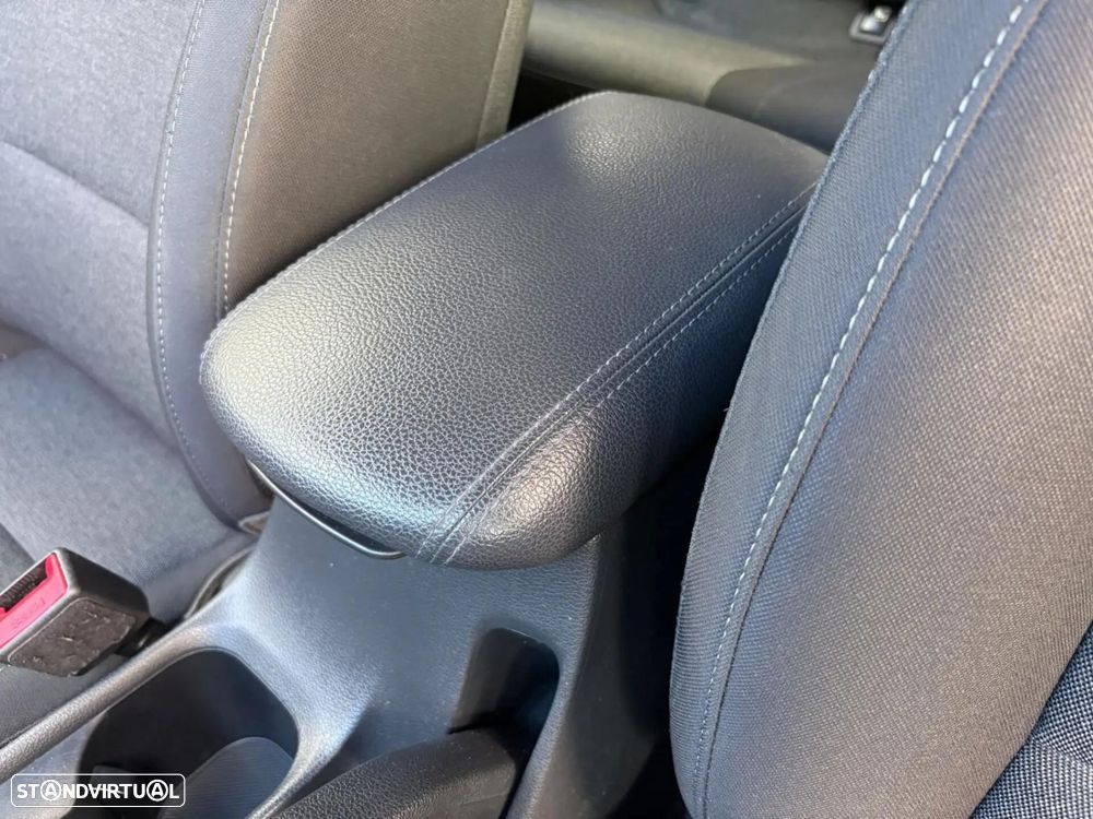 Hyundai i30 1.6 CRDi STyle Plus - 32