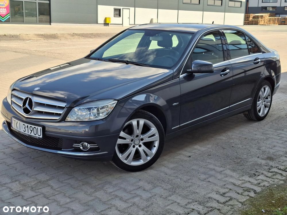 Mercedes-Benz Klasa C 180 CGI BlueEFFICIENCY Avantgarde - 12