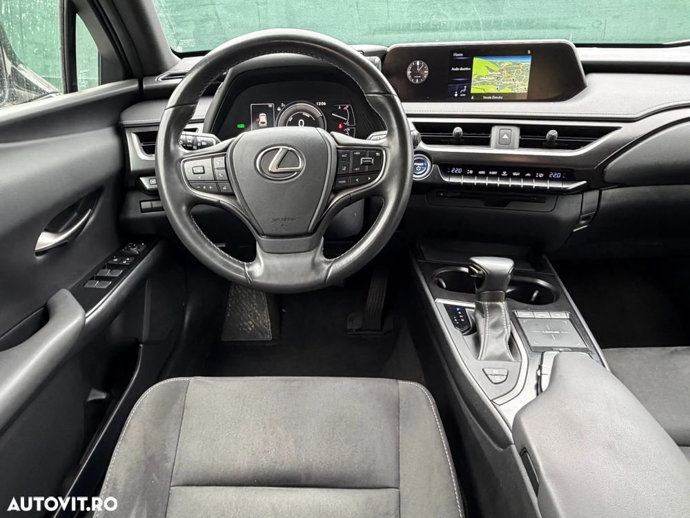 Lexus UX 250h Business Edition - 13