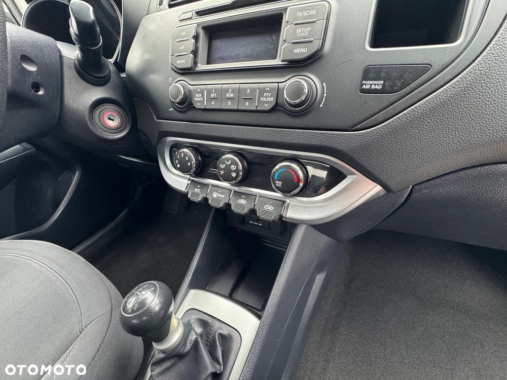 Kia Rio - 26