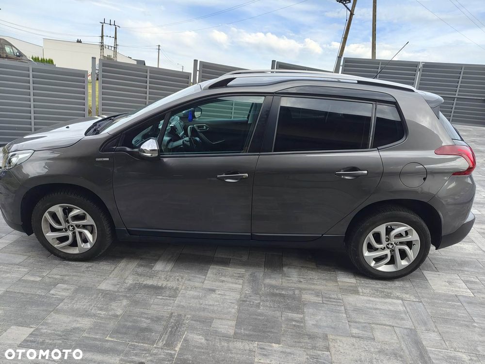 Peugeot 2008 1.2 Pure Tech Style S&S - 5