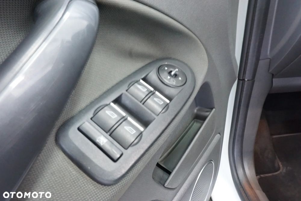 Ford Kuga 2.0 TDCi 4x4 Titanium - 23