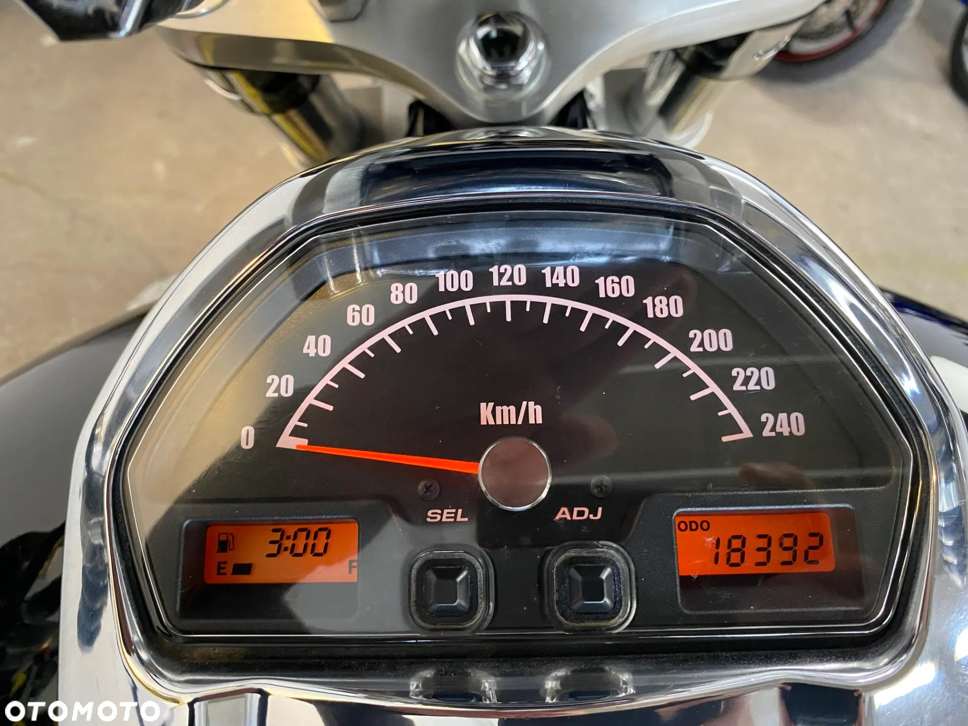 Suzuki Intruder - 27
