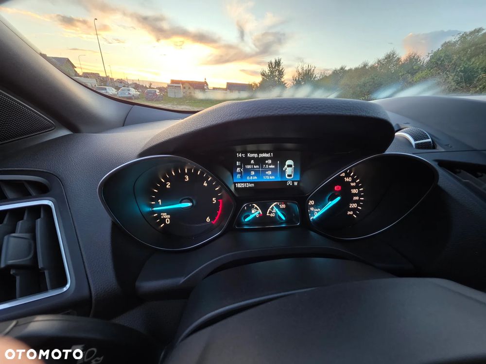 Ford Kuga - 8