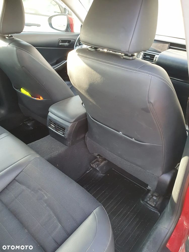 Lexus IS 300h Elite - 11