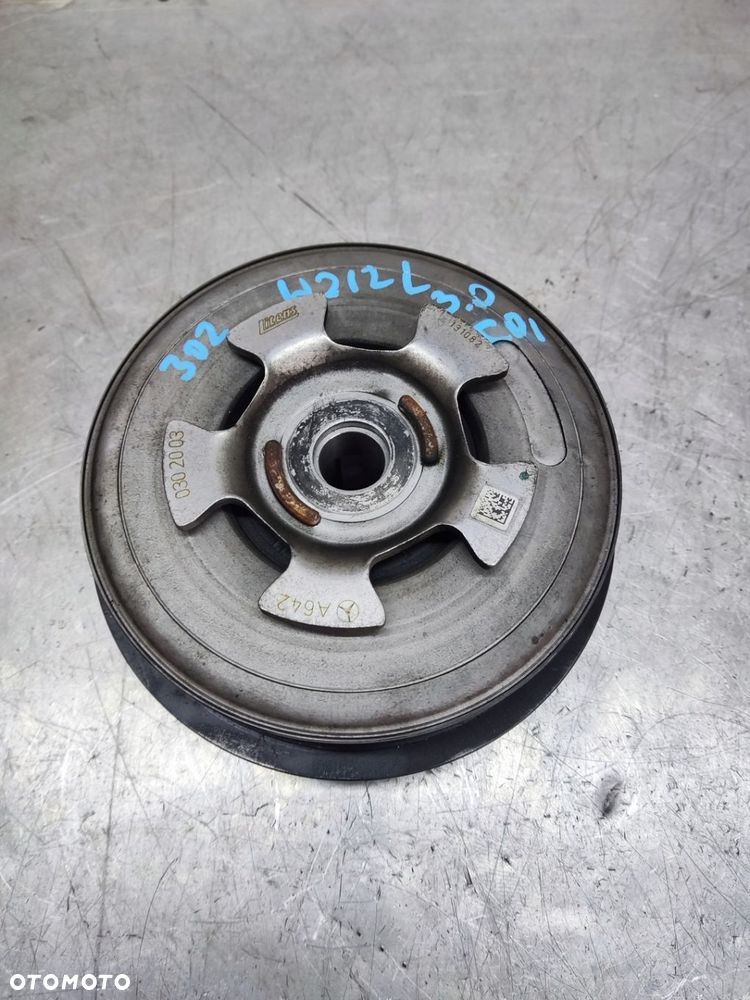 MERCEDES E KLASA W212 3.0 CDI V6 KOŁO PASOWE A6420302003 - 1