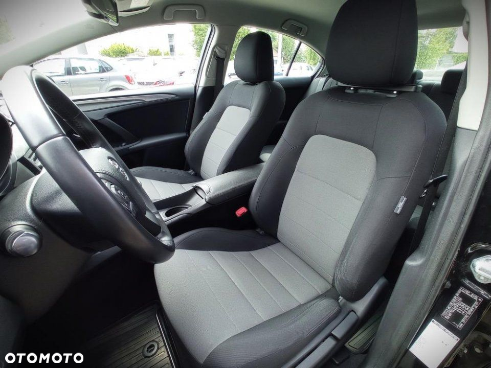 Toyota Avensis - 11