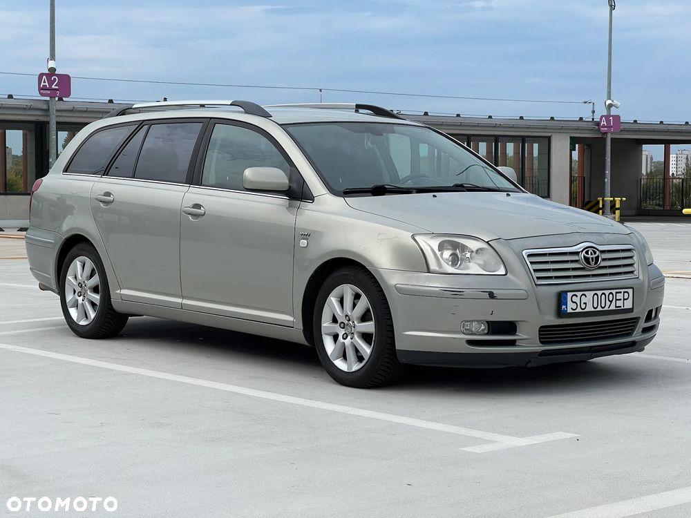 Toyota Avensis 2004 photo 3