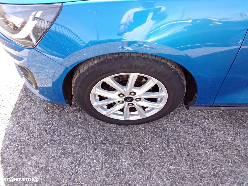 Ford Focus 1.5 TDCi ECOBlue Connected Aut. — fotografia 6