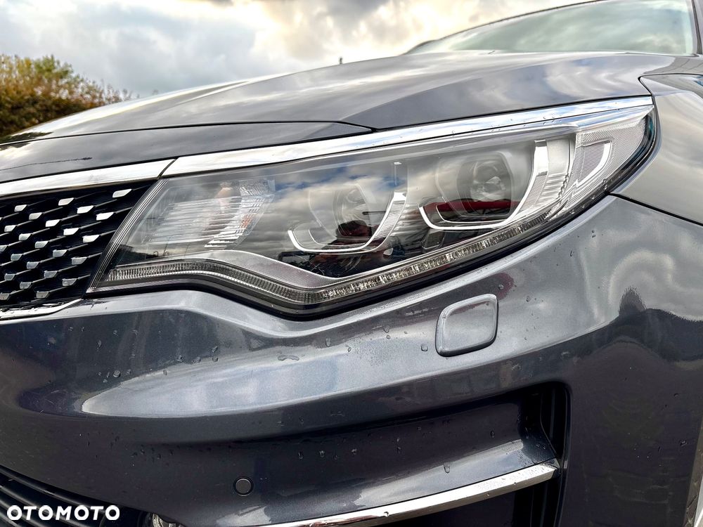 Kia Optima - 10