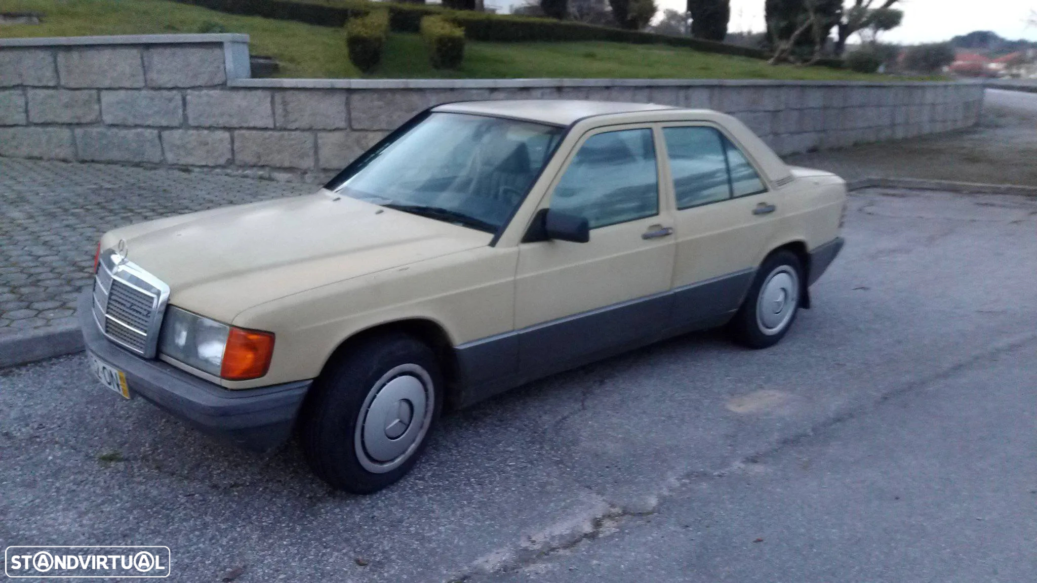 Mercedes-Benz 190 D 2.5 - 2