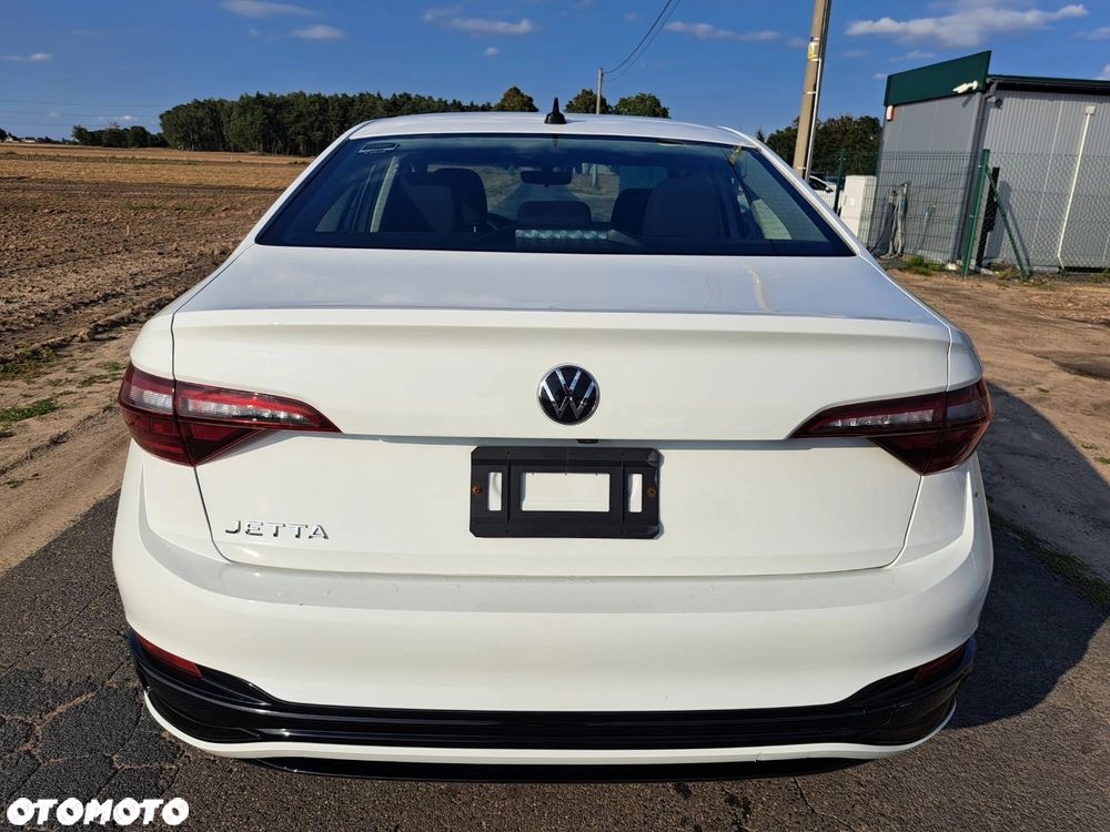 Volkswagen Jetta - 11