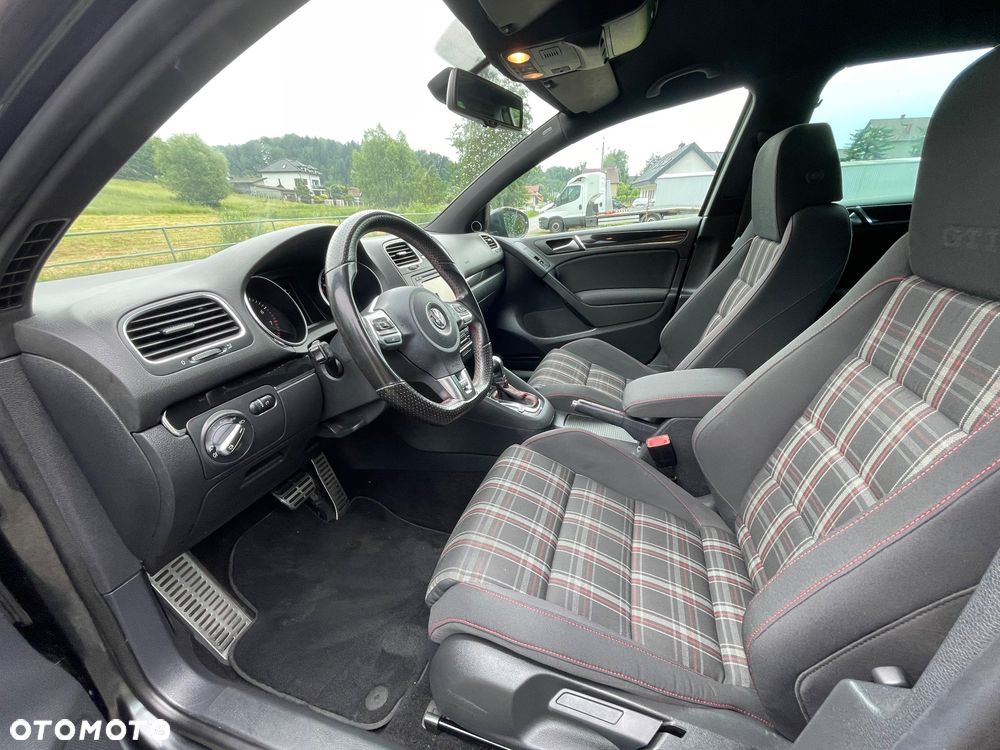 Volkswagen Golf 2.0 GTI DSG - 4