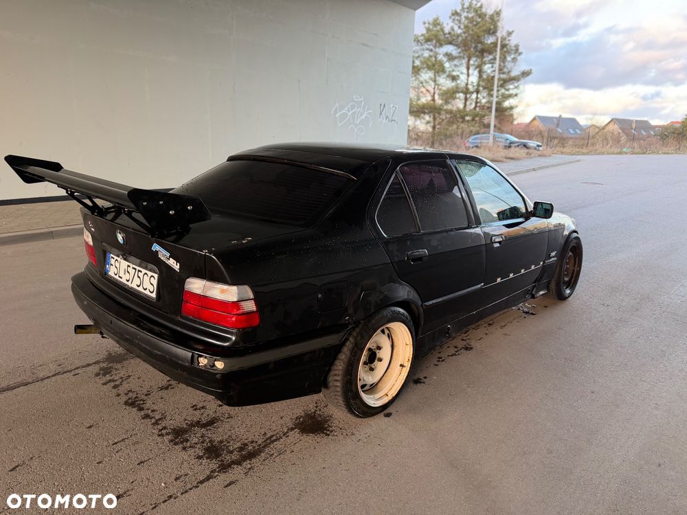 BMW Seria 3 323i - 7