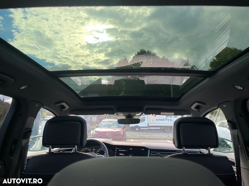 Volkswagen Touareg V6 TDI 4MOTION R-Line - 13