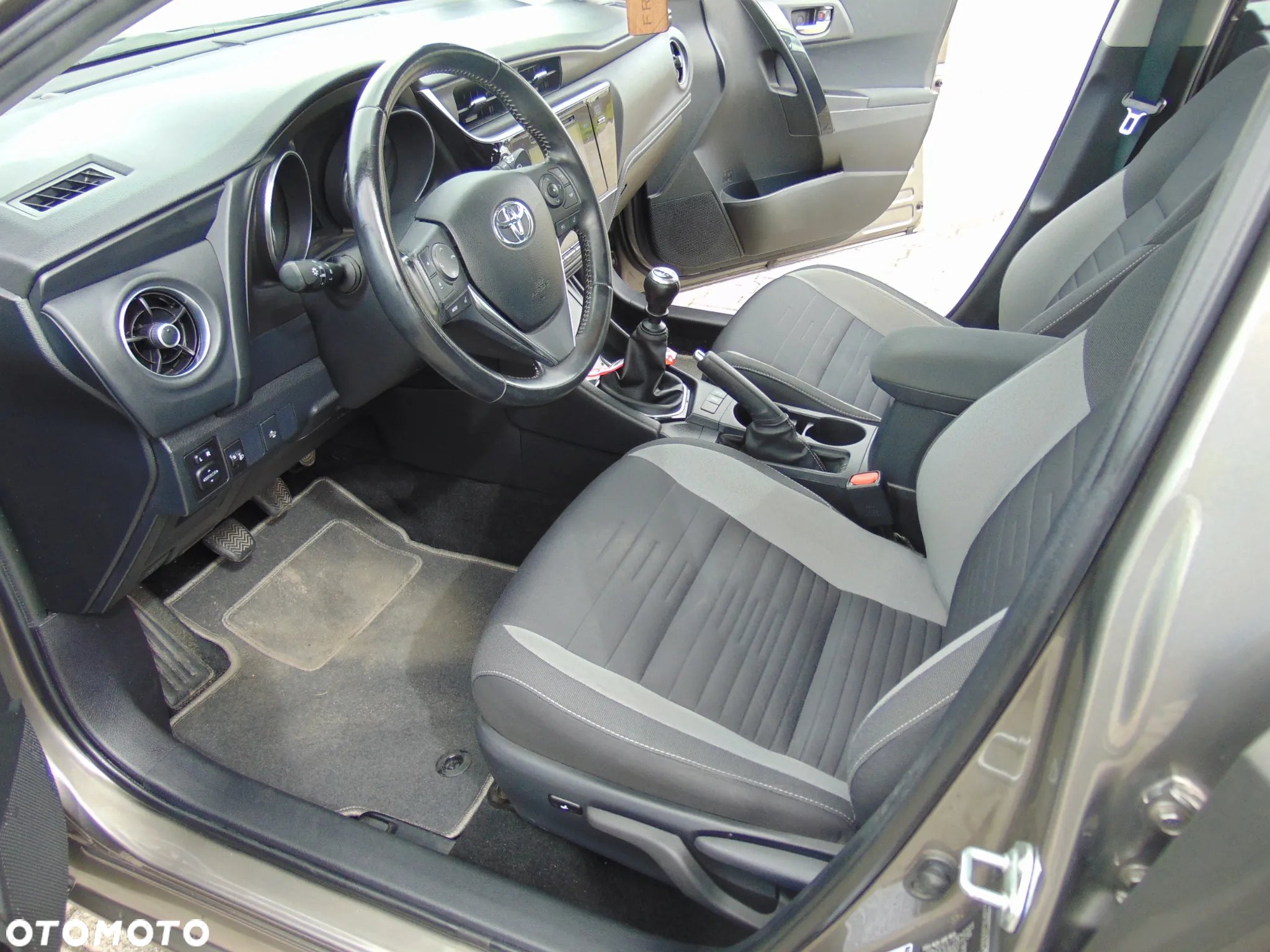 Toyota Auris - 7