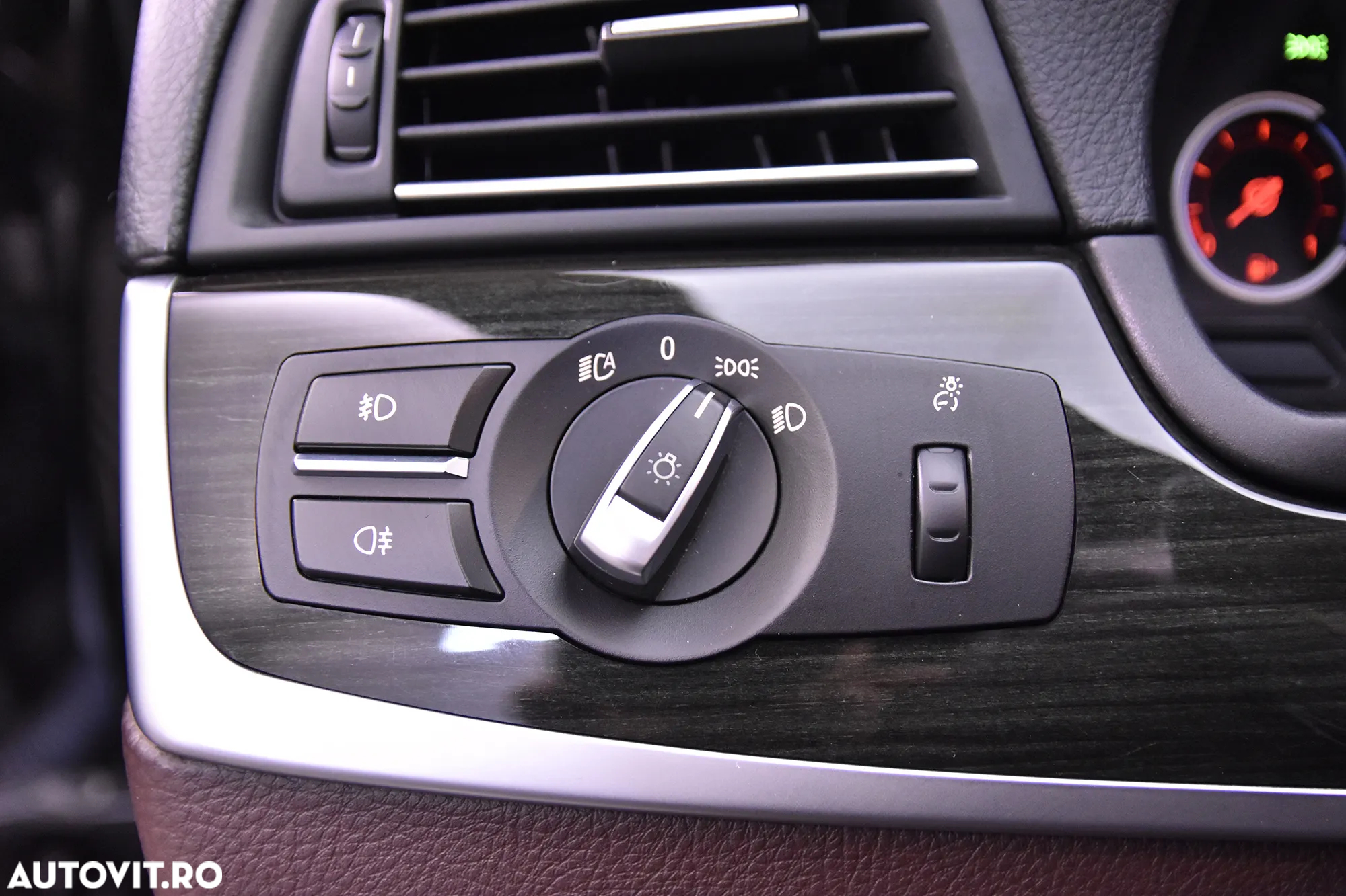 BMW Seria 5 520i Touring Aut. - 15