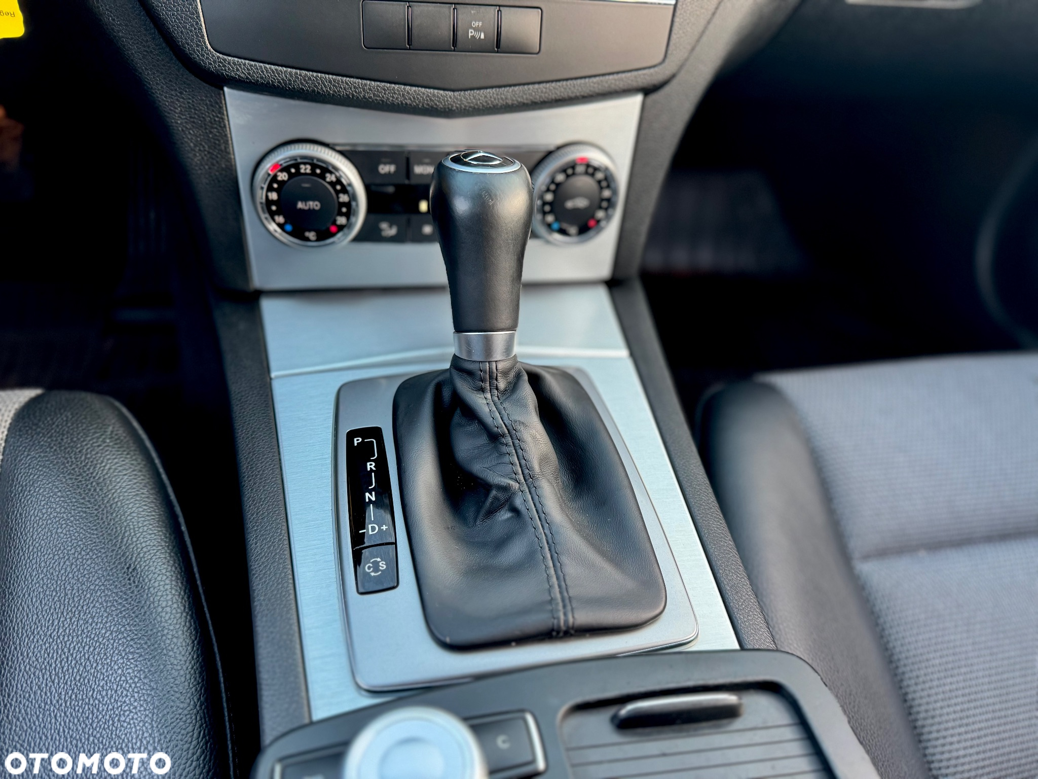 Mercedes-Benz Klasa C 180 T Kompressor Automatik BlueEFFICIENCY Special Edition - 15