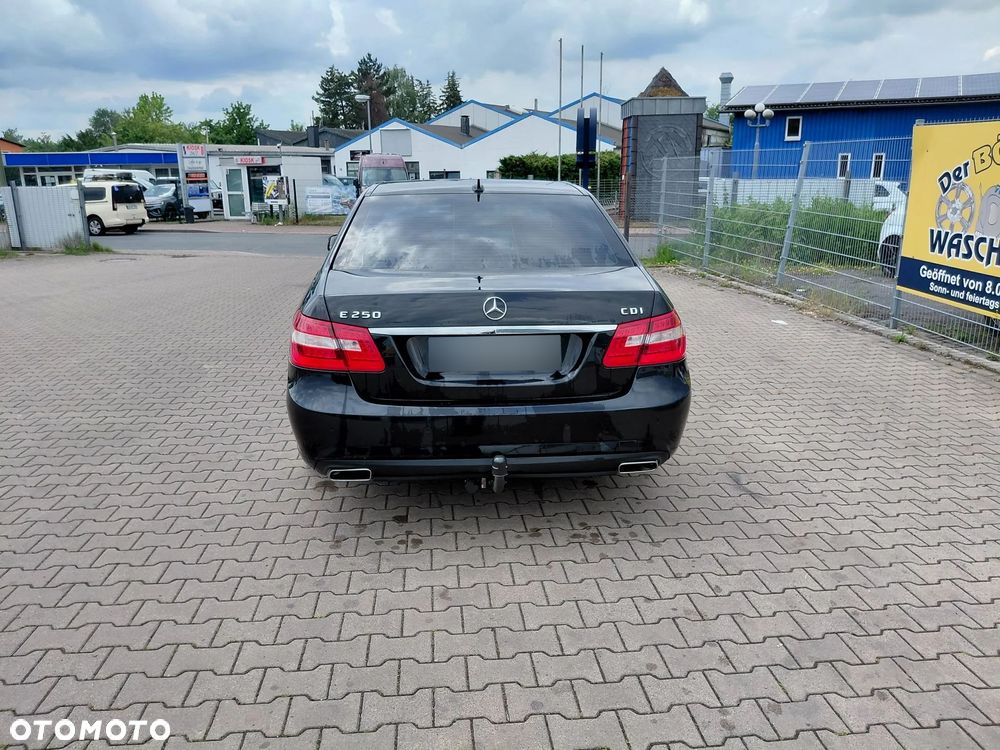 Mercedes-Benz Klasa E 250 CDI DPF BlueEFFICIENCY Automatik Elegance - 8
